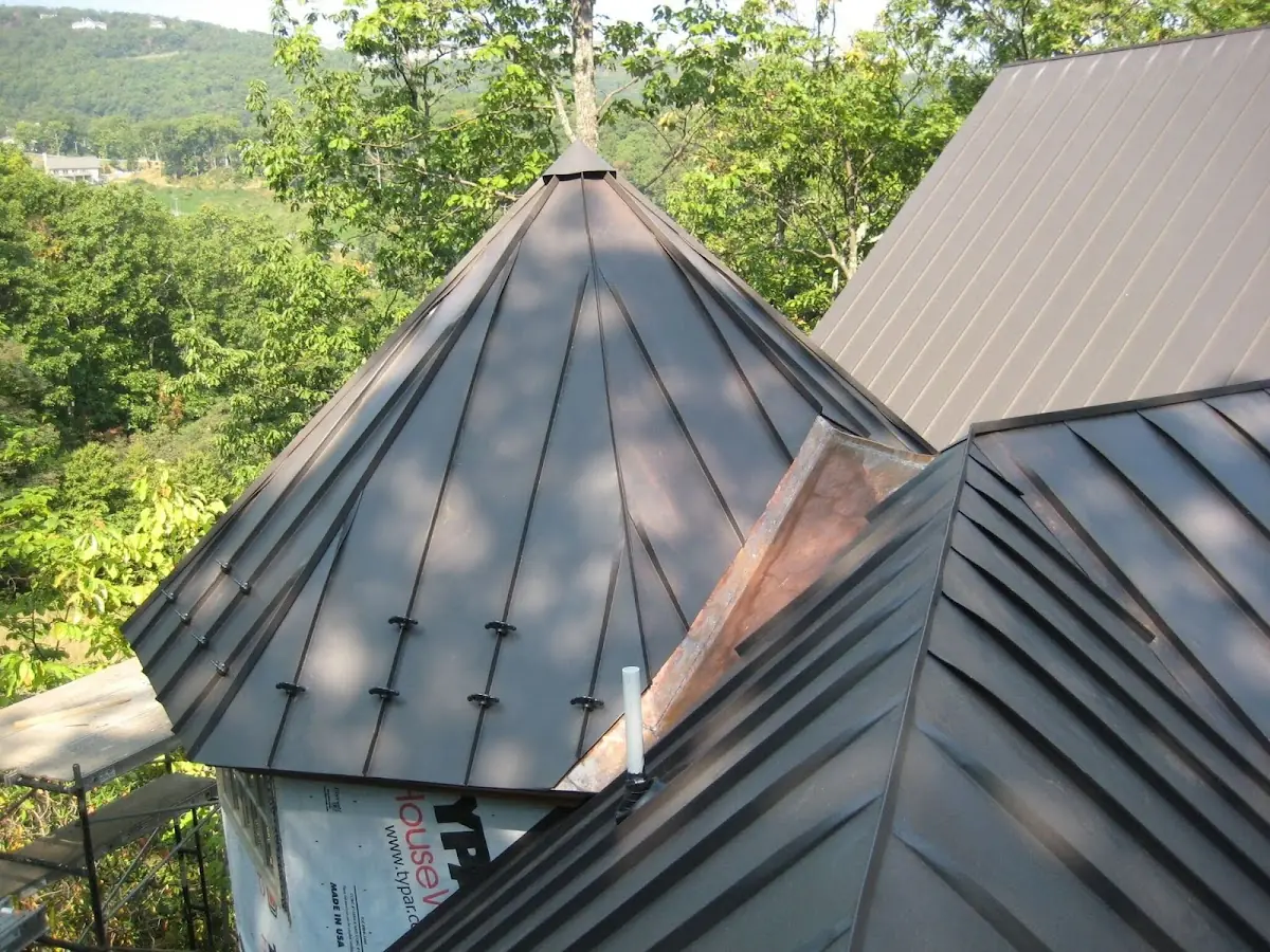 Professional Roof Tarp Installation by Craftsman Roofing in Bulverde